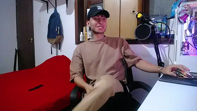 Snapshot of esjrobles chatting on 02-15-25, 12:22 esjrobles online show from 02-15-25, 12:22