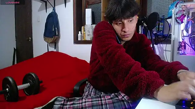 Snapshot of esjrobles chatting on 02-16-25, 05:59 esjrobles online show from 02-16-25, 05:59