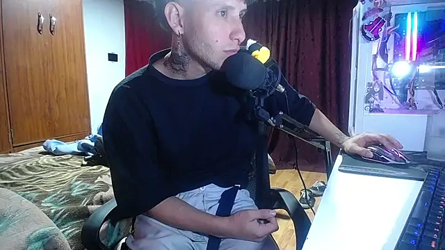 Snapshot of esjrobles chatting on 03-22-25, 04:14 esjrobles online show from 03-22-25, 04:14