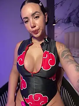 Pink Jazmin online show from 04-24-26, 12:35