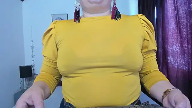Snapshot of MonyCassius chatting on 06-02-26, 12:29 MonyCassius online show from 06-02-26, 12:29
