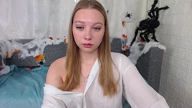 bellaa love  online show from 10-20-25, 12:22