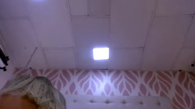 Snapshot of SashaDurante chatting on 05-27-26, 12:35 SashaDurante online show from 05-27-26, 12:35
