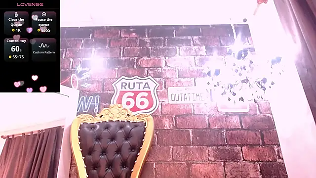 Snapshot of SashaDurante chatting on 06-05-26, 12:00 SashaDurante online show from 06-05-26, 12:00