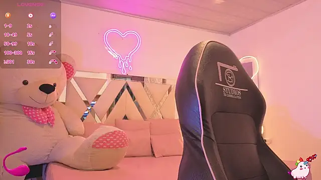 Laylafoxy tay online show from 12-21-25, 03:02