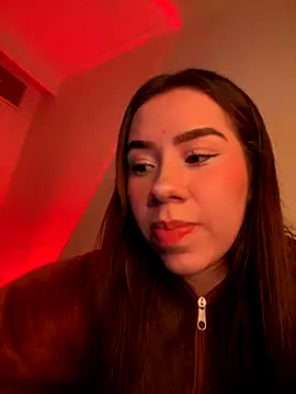 Snapshot of Im_Valen_Cute chatting on 11-21-25, 02:21 Im Valen Cute online show from 11-21-25, 02:21