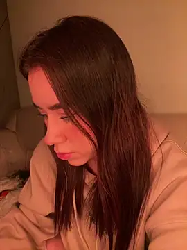 Snapshot of Im_Valen_Cute chatting on 05-17-26, 01:47 Im Valen Cute online show from 05-17-26, 01:47