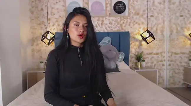 Snapshot of July_gh chatting on 12-14-24, 08:18 July gh online show from 12-14-24, 08:18