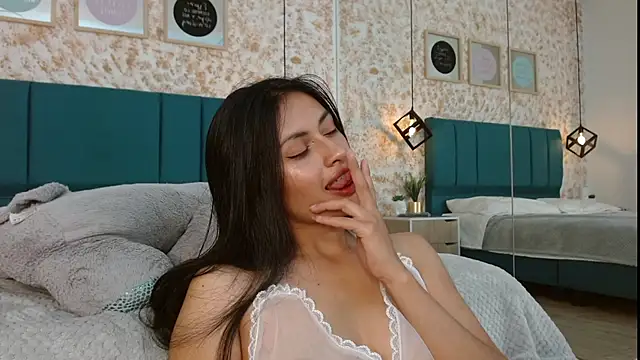 Snapshot of July_gh chatting on 02-15-25, 12:26 July gh online show from 02-15-25, 12:26