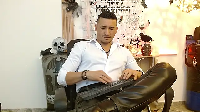 Reiko 85  online show from 11-01-25, 07:38