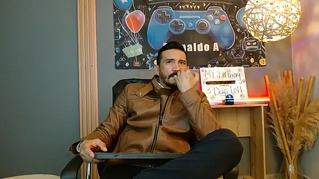 Reiko 85  online show from 04-15-26, 02:35