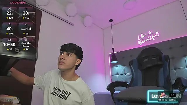 Dyla n18 online show from 03-31-26, 07:03