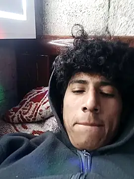 Snapshot of alexander32r chatting on 09-25-25, 05:11 alexander32r online show from 09-25-25, 05:11