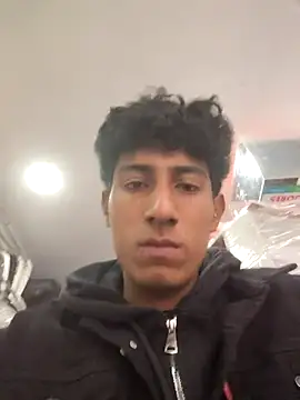 Snapshot of alexander32r chatting on 12-04-25, 04:16 alexander32r online show from 12-04-25, 04:16