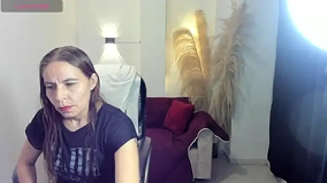 Snapshot of Milf_karlye chatting on 06-12-26, 02:10 Milf karlye online show from 06-12-26, 02:10