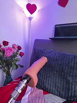 Liulee online show from 02-15-26, 04:14