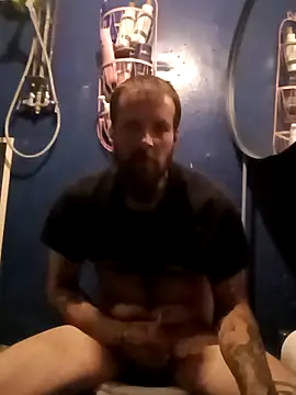 Snapshot of Whipit323 chatting on 03-08-26, 06:17 Whipit323 online show from 03-08-26, 06:17