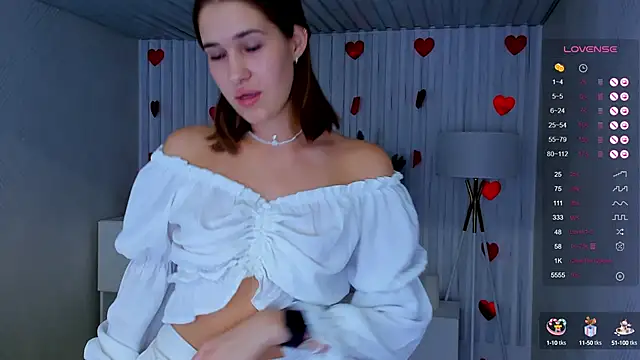 Jennifer Wadee online show from 03-11-25, 01:16