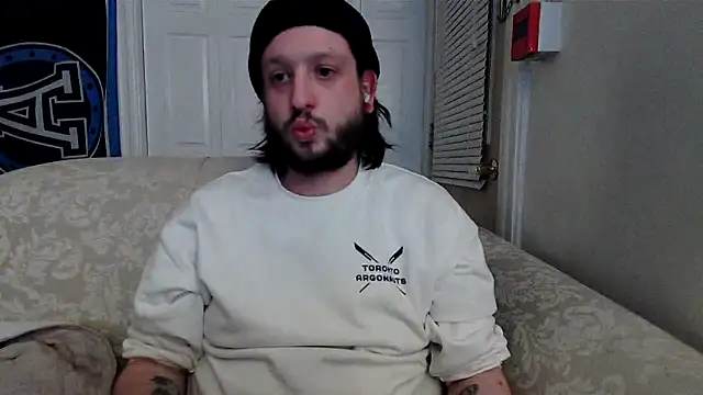 Snapshot of Marksoyer chatting on 02-18-25, 04:15 Marksoyer online show from 02-18-25, 04:15