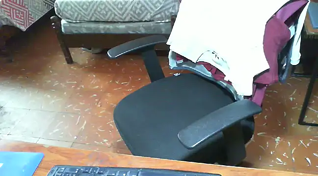 Snapshot of Roberto3102 chatting on 03-22-25, 06:36 Roberto3102 online show from 03-22-25, 06:36