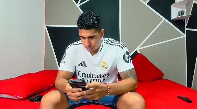 astrom greyy online show from 02-08-25, 10:19