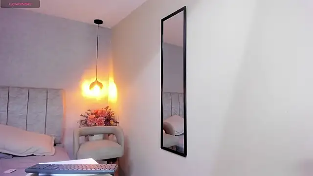 tutu milf online show from 11-09-25, 12:14