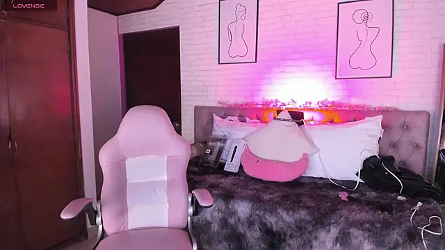 Kitty Pam online show from 04-27-26, 08:51