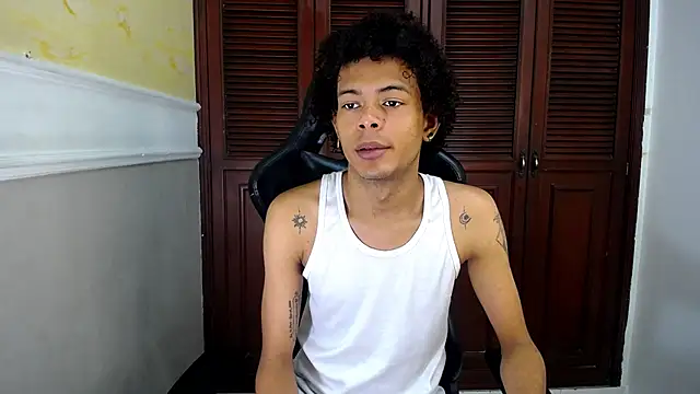 Snapshot of rose_Skinny_ chatting on 09-29-25, 06:35 rose Skinny  online show from 09-29-25, 06:35