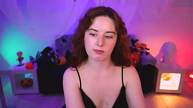 AnnTerry  online show from 10-31-25, 01:01