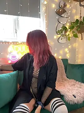 Snapshot of MelodyRoseUk chatting on 10-17-25, 01:46 MelodyRoseUk online show from 10-17-25, 01:46