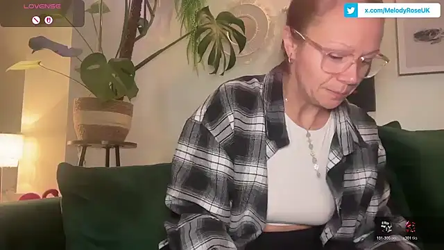 Snapshot of MelodyRoseUk chatting on 12-21-25, 10:44 MelodyRoseUk online show from 12-21-25, 10:44