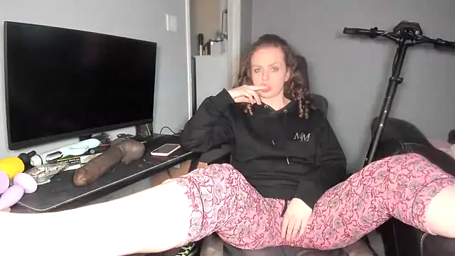 ENGLISHEMILY 69 online show from 02-25-25, 11:33