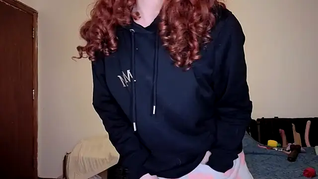 Snapshot of ENGLISHEMILY_69 chatting on 01-06-26, 08:45 ENGLISHEMILY 69 online show from 01-06-26, 08:45