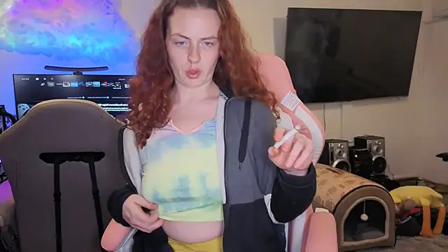 Snapshot of ENGLISHEMILY_69 chatting on 02-27-26, 10:54 ENGLISHEMILY 69 online show from 02-27-26, 10:54