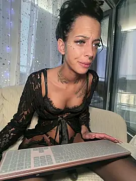 Snapshot of mrs_skinny_goddess chatting on 05-01-26, 04:33 mrs skinny goddess online show from 05-01-26, 04:33