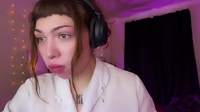 Snapshot of PaulaPratt chatting on 12-03-24, 09:22 PaulaPratt online show from 12-03-24, 09:22