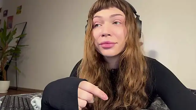 Snapshot of PaulaPratt chatting on 01-09-25, 08:55 PaulaPratt online show from 01-09-25, 08:55