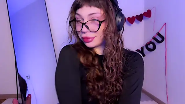 Snapshot of PaulaPratt chatting on 02-07-25, 02:50 PaulaPratt online show from 02-07-25, 02:50