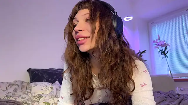 Snapshot of PaulaPratt chatting on 12-03-25, 10:57 PaulaPratt online show from 12-03-25, 10:57