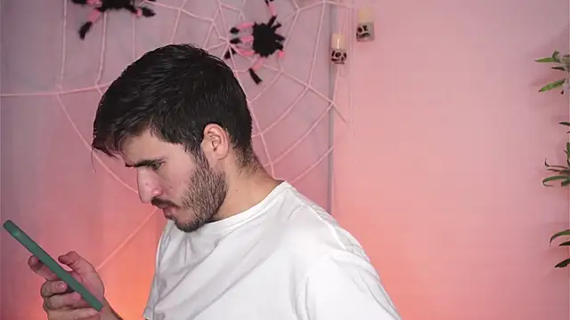 Tony Wylie online show from 10-20-25, 09:48