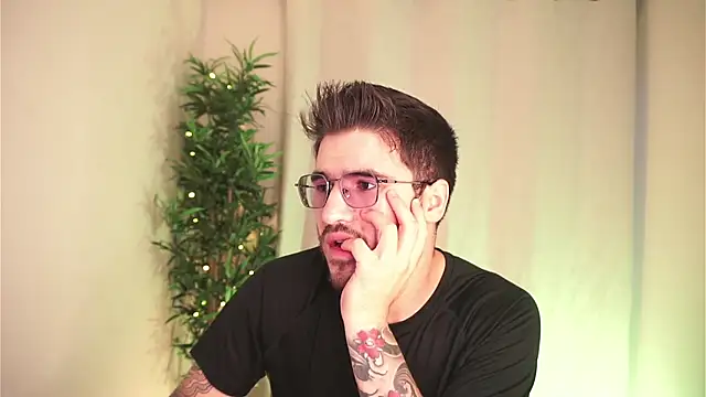 Tony Wylie online show from 05-22-26, 02:12