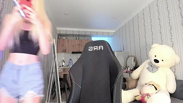 Velvetsky 1 online show from 02-15-26, 04:03