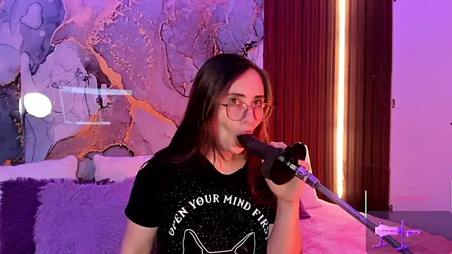 centaurigirl online show from 11-27-25, 03:41