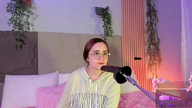 centaurigirl online show from 04-10-26, 04:28