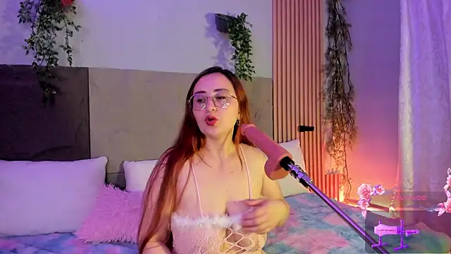 centaurigirl online show from 04-13-26, 01:11