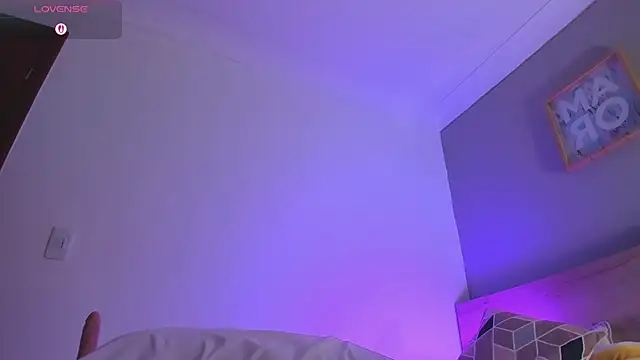 Snapshot of agussaenz chatting on 12-19-25, 11:34 agussaenz online show from 12-19-25, 11:34