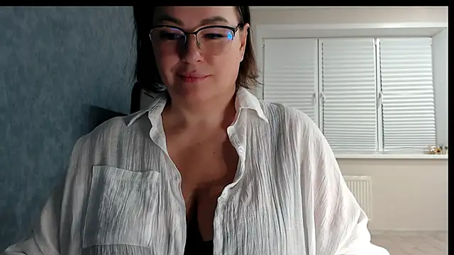 Nora Star online show from 03-27-26, 05:12