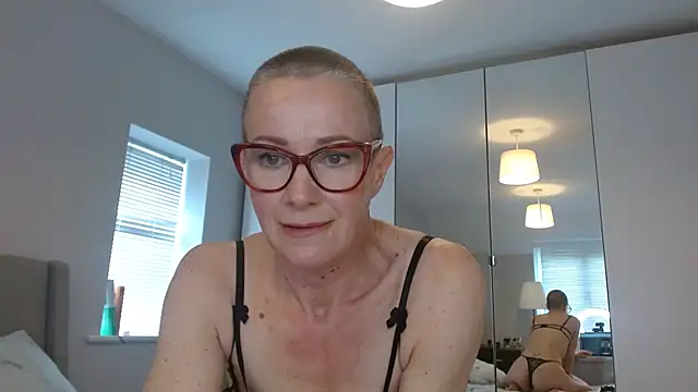 ELEGANT-ARIA36 online show from 03-11-25, 11:44