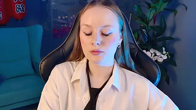 VivienLeeigh online show from 11-10-25, 10:14