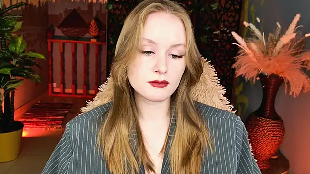 Snapshot of VivienLeeigh chatting on 04-28-26, 05:23 VivienLeeigh online show from 04-28-26, 05:23